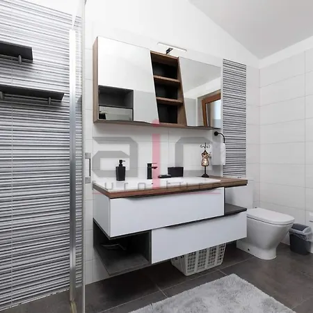 Porta Aurea & Wellness Oasis شقة