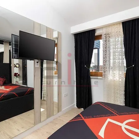 Porta Aurea & Wellness Oasis شقة بولا