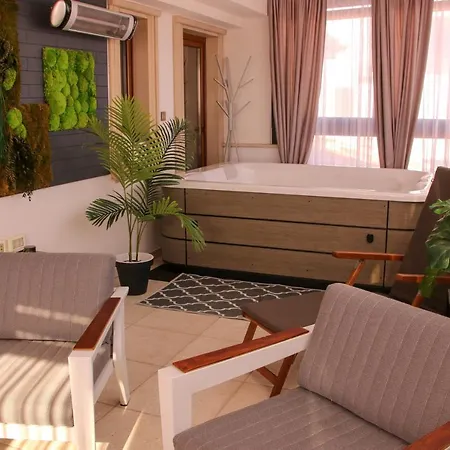 Porta Aurea & Wellness Oasis プーラ