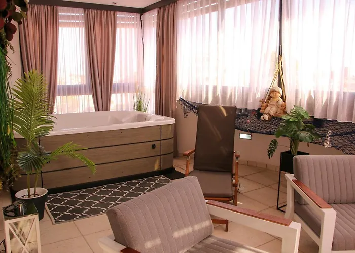 Porta Aurea & Wellness Oasis Appartement *